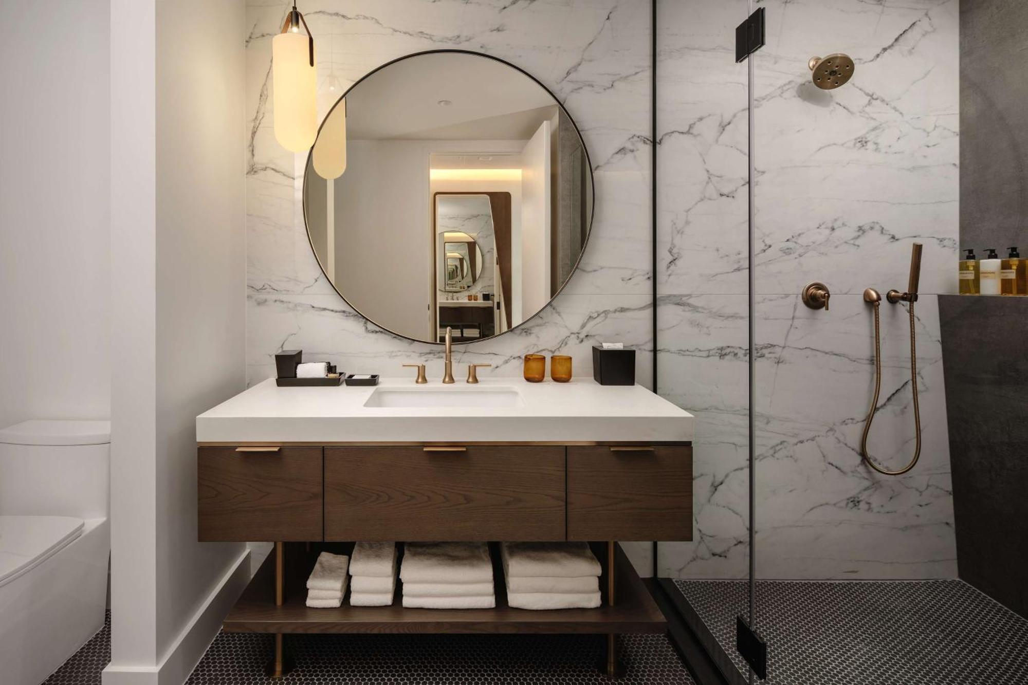 Thompson Houston, By Hyatt Hotel Buitenkant foto