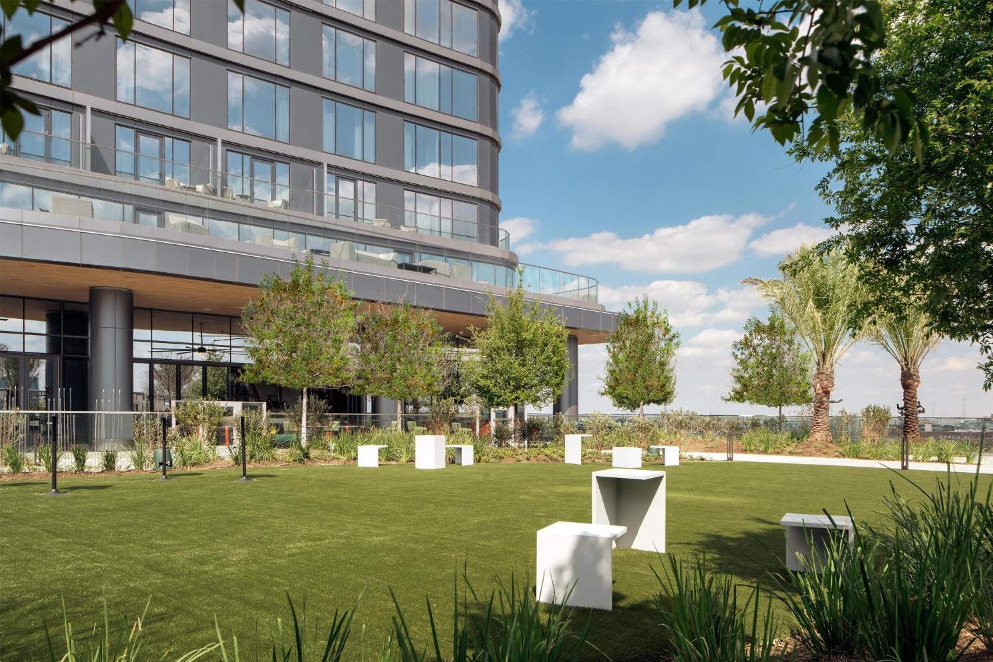 Thompson Houston, By Hyatt Hotel Buitenkant foto
